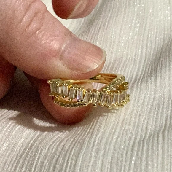 - 💄10k Gold Vermeil baguette CZ DiamondCrisscross  band - Picture 16 of 17